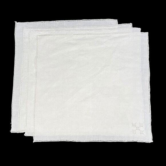 Napkins Set Of 4 Vintage White Cloth Detailed Corner Edge Cutwork 11" Square - Picture 5 of 7